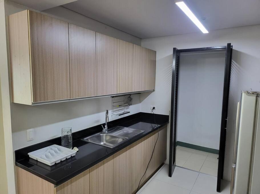 Appartement Luxury @ Bgc Sleeps 6 Comfortably Fast Wifi Pool! à Manille Extérieur photo
