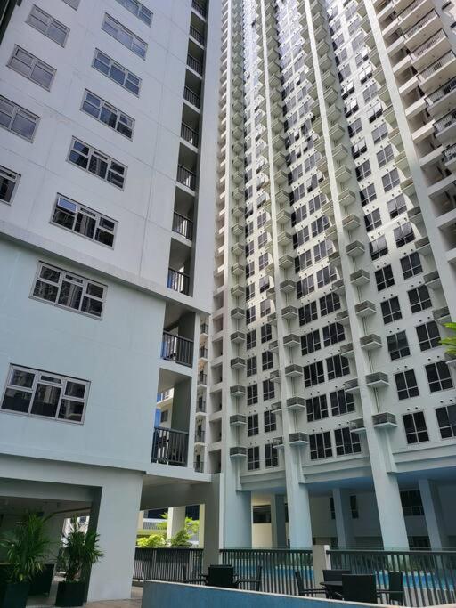 Appartement Luxury @ Bgc Sleeps 6 Comfortably Fast Wifi Pool! à Manille Extérieur photo