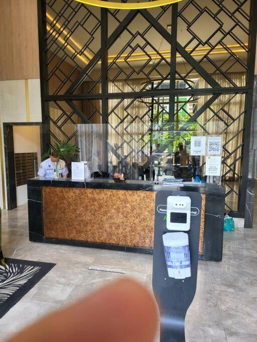 Appartement Luxury @ Bgc Sleeps 6 Comfortably Fast Wifi Pool! à Manille Extérieur photo