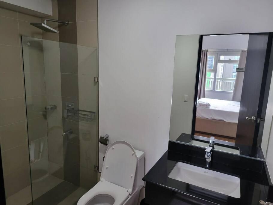 Appartement Luxury @ Bgc Sleeps 6 Comfortably Fast Wifi Pool! à Manille Extérieur photo