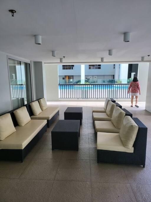 Appartement Luxury @ Bgc Sleeps 6 Comfortably Fast Wifi Pool! à Manille Extérieur photo