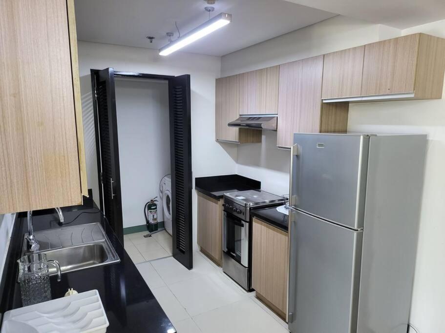 Appartement Luxury @ Bgc Sleeps 6 Comfortably Fast Wifi Pool! à Manille Extérieur photo
