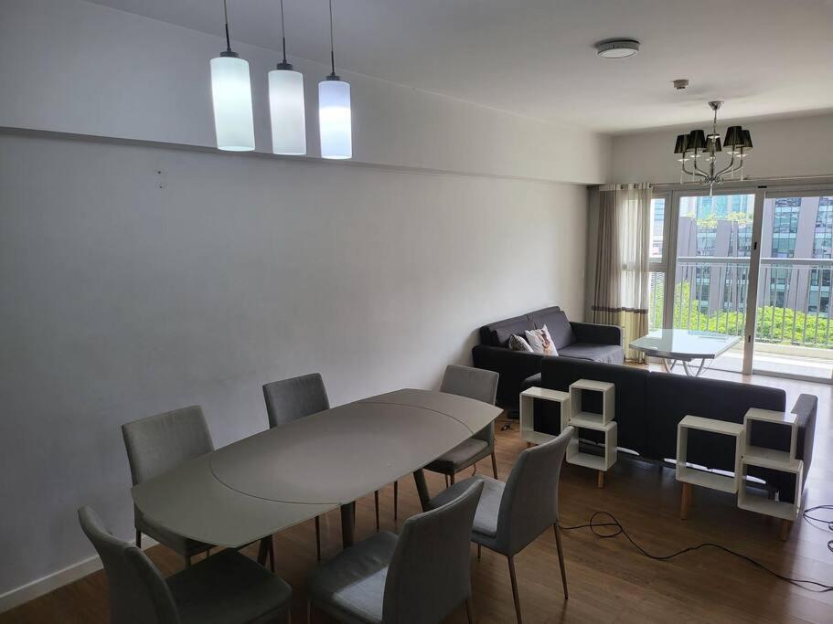 Appartement Luxury @ Bgc Sleeps 6 Comfortably Fast Wifi Pool! à Manille Extérieur photo