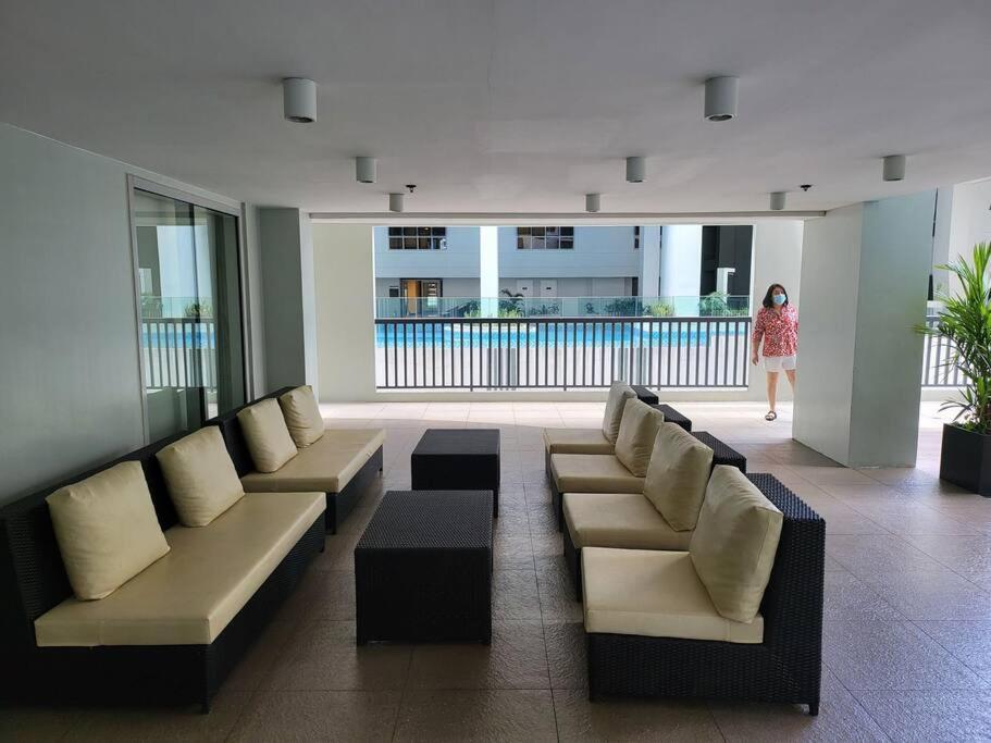 Appartement Luxury @ Bgc Sleeps 6 Comfortably Fast Wifi Pool! à Manille Extérieur photo